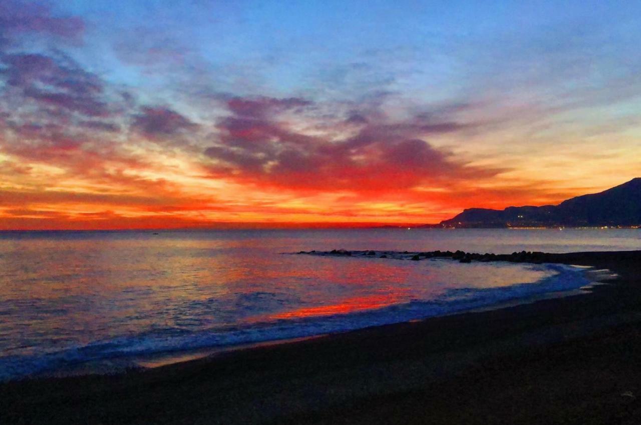 Le Case Del Sole Ventimiglia Exteriér fotografie