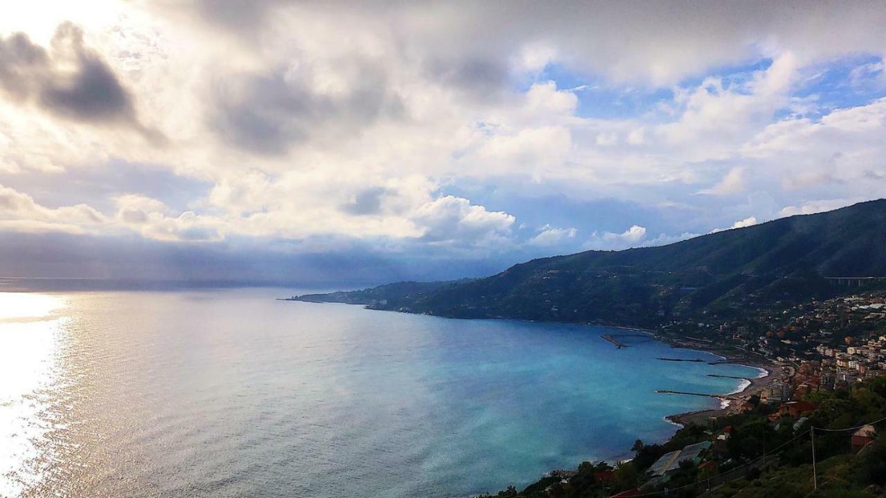 Le Case Del Sole Ventimiglia Exteriér fotografie